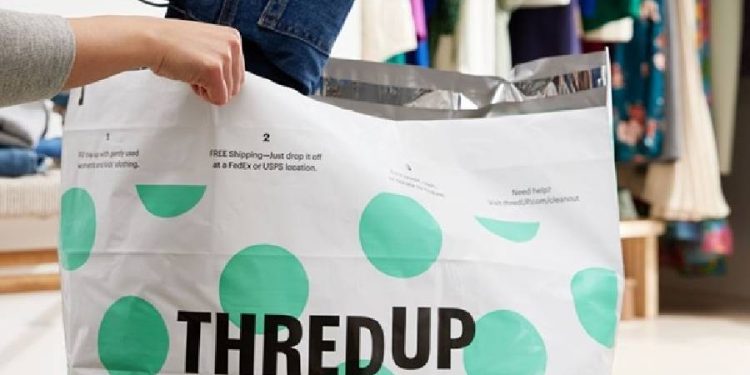 ThredUp: reducción de pérdidas y impulso de ingresos en mitad de año