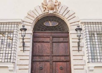 Valentino busca CEO ante la salida de Venturini