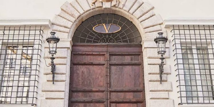 Valentino busca CEO ante la salida de Venturini