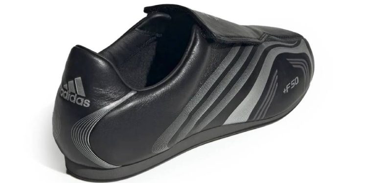 Las adidas Taekwondo F50 «Silver Metallic» son la mezcla perfecta de las dos zapatillas más guays de los 2000