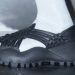 Las nuevas sandalias de Adidas desatan la furia en México: acusan plagio y amenazan con demandas