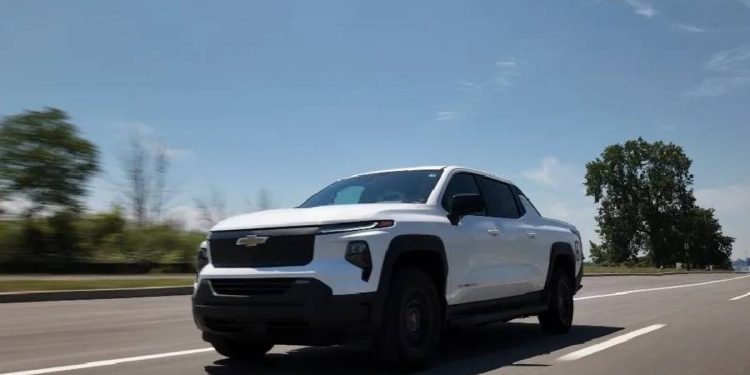 El Chevrolet Silverado bate el récord mundial de autonomía en VE