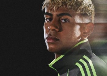 Lamine Yamal lleva los mejores looks dosmileros de adidas