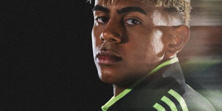 Lamine Yamal lleva los mejores looks dosmileros de adidas