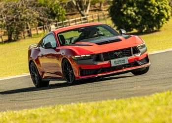 Industria automotriz en Colombia recibe el Ford Mustang Dark Horse
