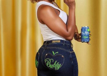 Apple Bubly Jeans: nostalgia con sabor a manzana