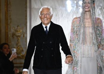 Armani ante la venta: 18 meses para decidir el futuro del imperio