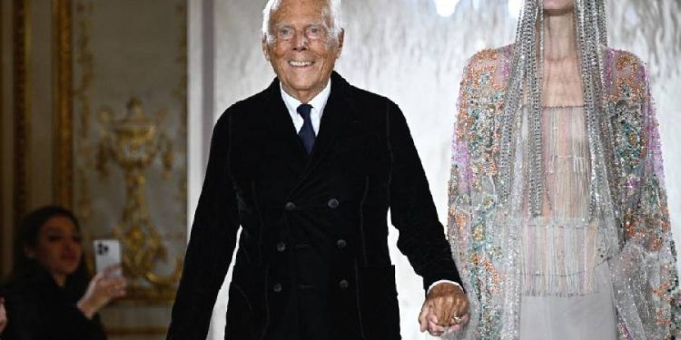Armani ante la venta: 18 meses para decidir el futuro del imperio