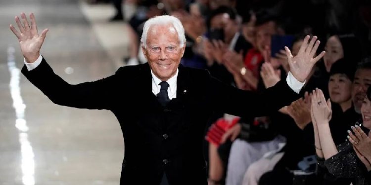 Armani y la herencia en juego: la venta gradual como destino de la marca