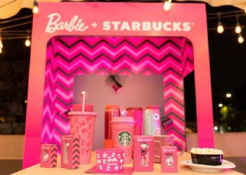 Barbie x Starbucks: una sincronía de hype y consumo