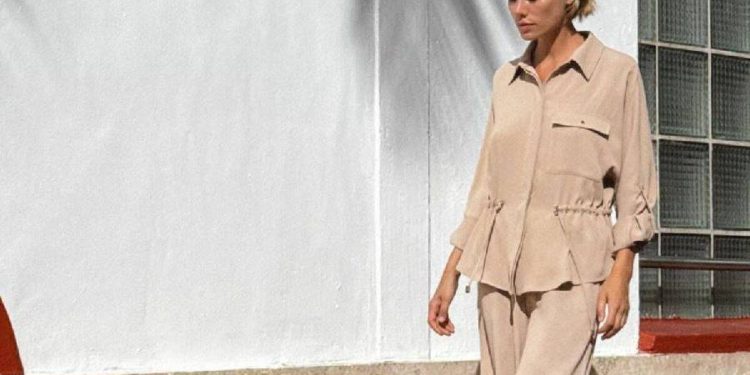 Conjuntos monocolor de Zara se presentan como una alternativa elegante