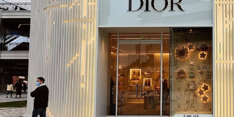 Dior bajo investigación en China por transferencia ilegal de datos