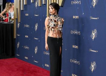 Emmys 2025: moda que redefine la noche