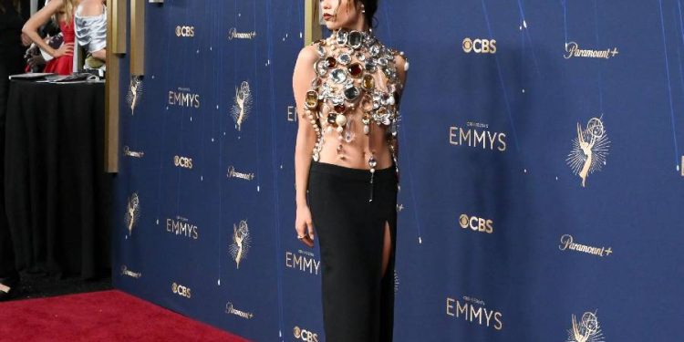 Emmys 2025: moda que redefine la noche