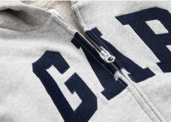 Gap apuesta por lujo accesible: Coach y Estée Lauder impulsan la marca