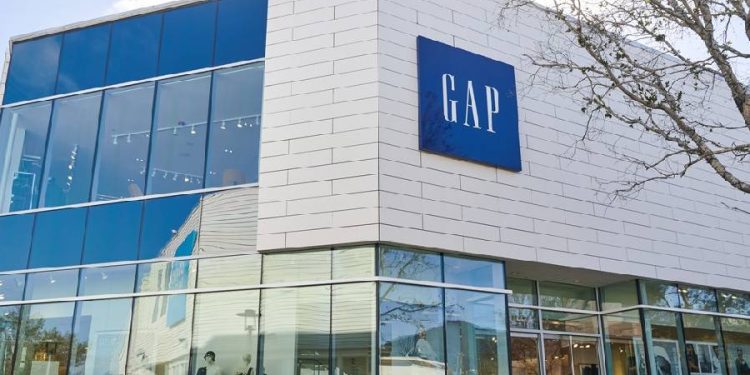 Gap se diversifica en belleza y accesorios para impulsar sus resultados