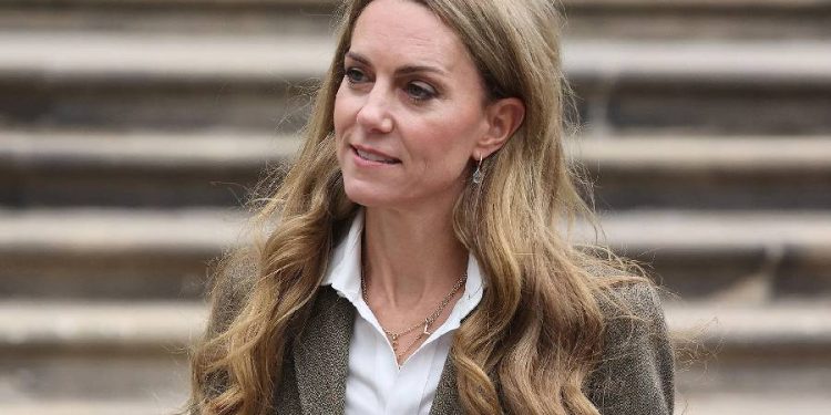 Kate Middleton reaparece con blazer de otoño y un nuevo look