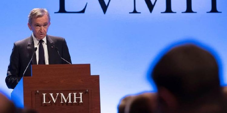 LVMH compra Challenges y refuerza su imperio mediático en Francia