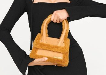 Mini bolso de ante: el must have de este otoño