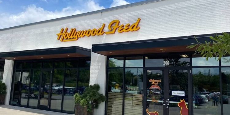 Alimentos naturales y servicios innovadores marcan la llegada de Hollywood Feed a Tyler