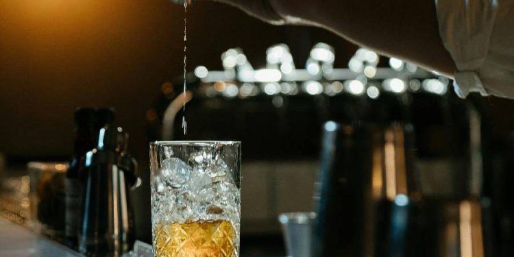 El vermut artesanal uruguayo que nació en casa y conquista mercados