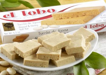“El Lobo” innova: Turrones y polvorones para perros, una apuesta insólita