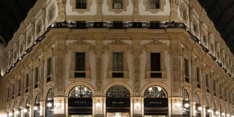 Prada confirma la sucesión: Lorenzo Bertelli será el futuro CEO del grupo