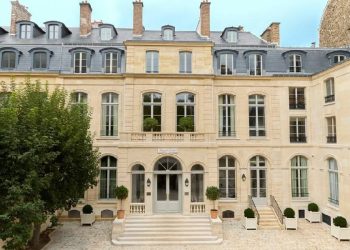 Roger Vivier inaugura sede en París