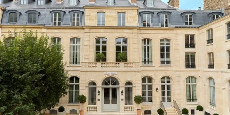 Roger Vivier inaugura sede en París