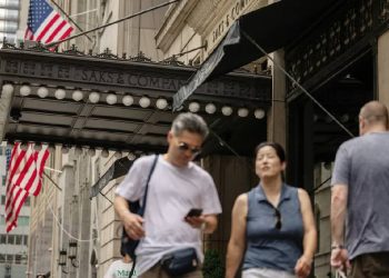 Saks busca desalinear Bergdorf Goodman para liberar deuda