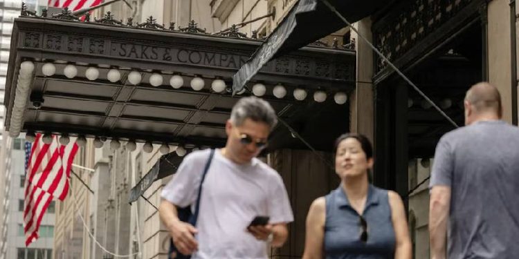 Saks busca desalinear Bergdorf Goodman para liberar deuda