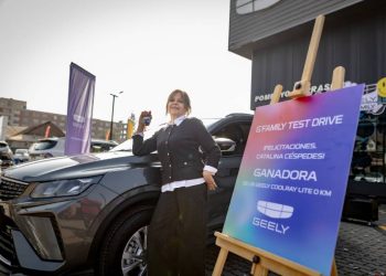 Lo probó y se lo llevó: Geely entrega un Coolray Lite a afortunada ganadora de concurso G-Family