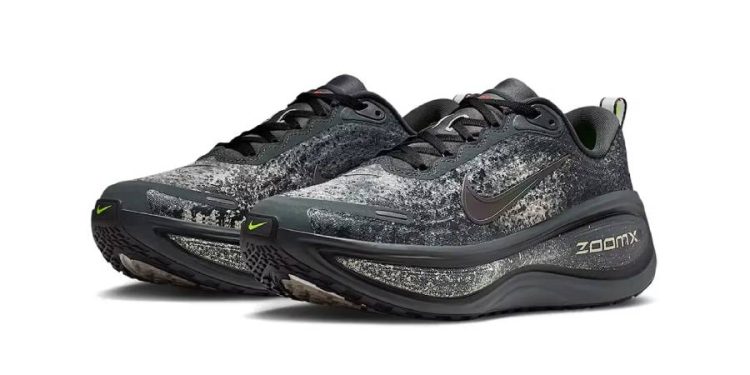 Las Nike Vomero Plus “Anthracite/Oatmeal” son las zapatillas perfectas si corres de oscuro