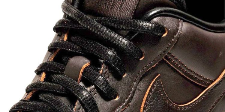 Nike tiene las Air Force 1 que parecen hechas de chocolate, pero que esconden un mensaje de elegancia para lucir este otoño