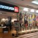 Moda deportiva en crisis: Quiksilver, Billabong y Roxy enfrentan el colapso de su matriz