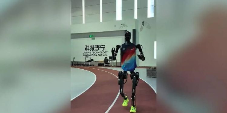 El robot que gana maratones y sirve para probar al límite las zapatillas y accesorios deportivos