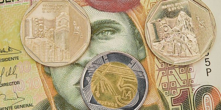 Economía peruana Recaudación tributaria pobreza monetaria Petroperú CTS sol peruano