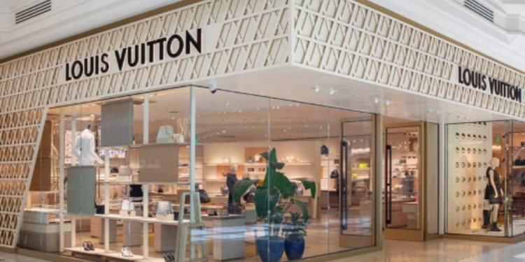 “Louis Vuitton en Barcelona; Loewe en Madrid”