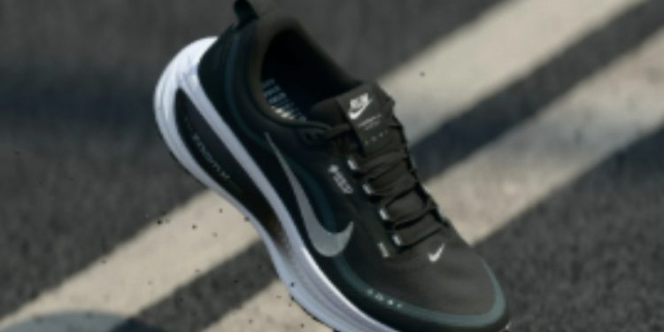 Ni Adidas ni Asics: En 2025 las Nike Vomero 18 GORE-TEX lideran