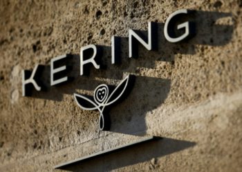 Grupo francés de lujo Kering vende su unidad de belleza a L’Oréal por 4.000 millones