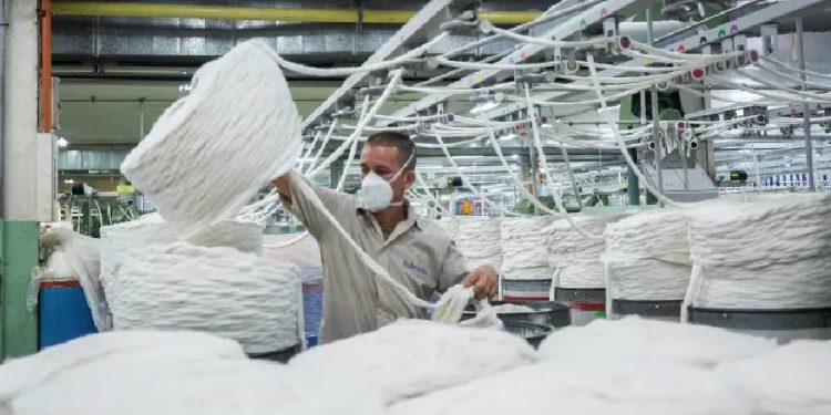 Confección colombiana: hilos sin aranceles, destino nacional