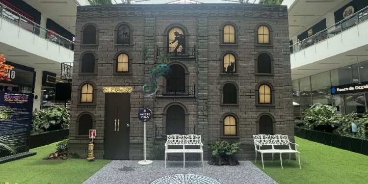 Edificio X, un viaje retro y sensorial a los años 80 en Medellín