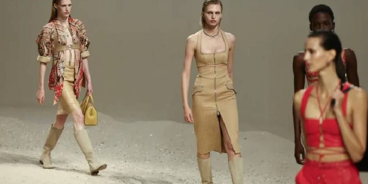 Hermès: libertad y seducción en la pasarela parisina