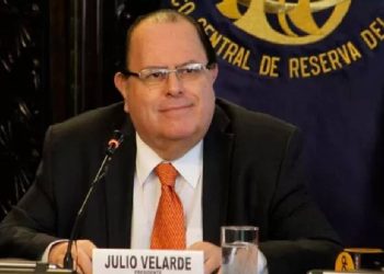 Julio Velarde Flores: El Guardián de la Estabilidad que Cimentó la Confianza en el Perú
