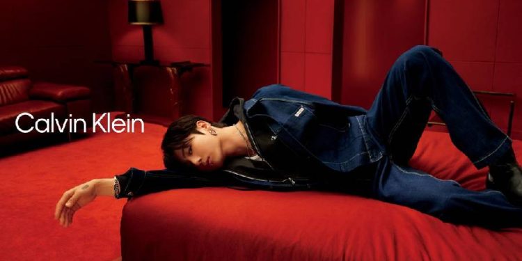 Jungkook vuelve a Calvin Klein con una campaña de denim inspirado en los 90