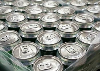 Crisis en el mercado de latas, el aluminio se dispara y las bebidas se reinventan