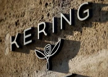 Mercado de lujo en juego: Kering podría vender su cosmética a L’Oréal
