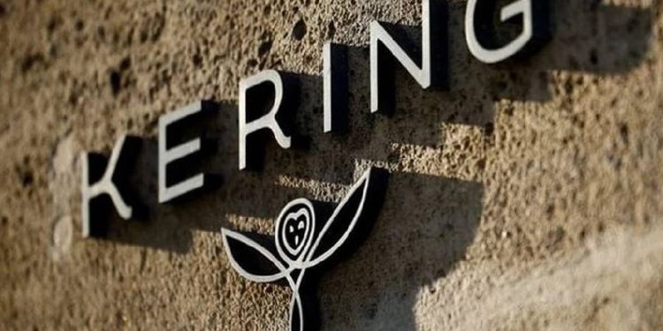 Mercado de lujo en juego: Kering podría vender su cosmética a L’Oréal