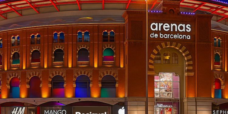 Cómo las plazas de toros se transformaron en íconos del retail moderno