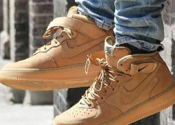 NIKE